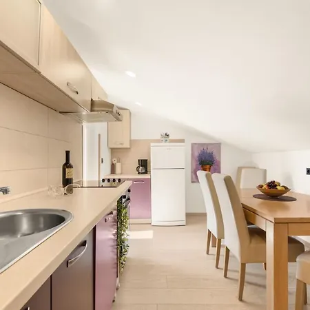 Dobrec アパート ポレッチ